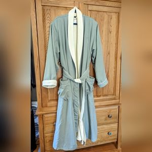 NWOT dressing gown